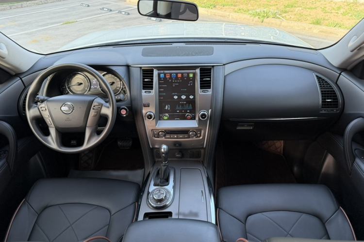 Used Nissan Patrol  Interior 1