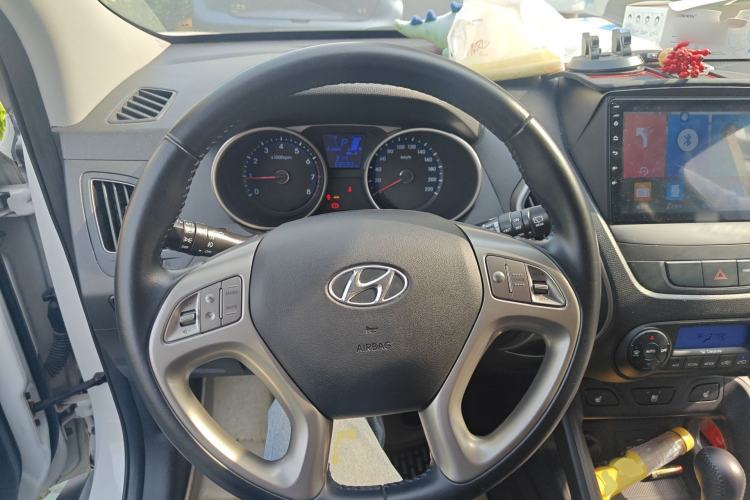 Used Hyundai ix35 2013 2.0L Automatic Two-Wheel Drive Smart GLS China IV Standard