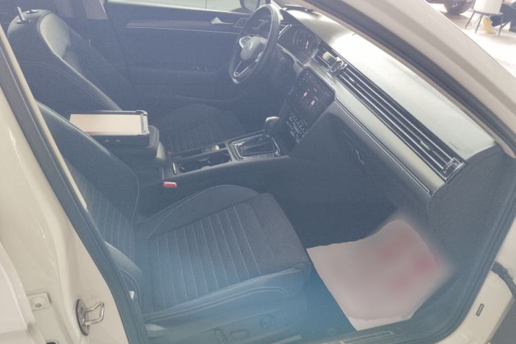 Used Volkswagen Magotan 2020 330TSI DSG Luxury Edition Right Front Seat