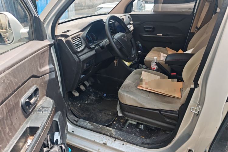 Used Wuling Hongguang V 2019 1.5L Enjoyment Version China VI LAR