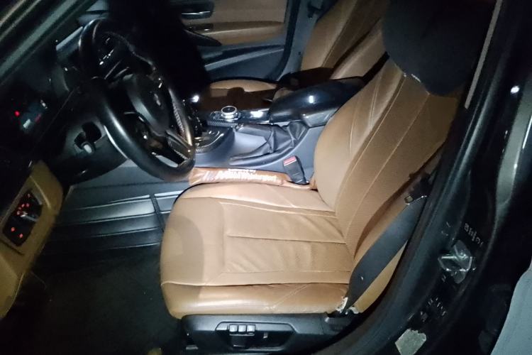 Used BMW 3 Series 2013 320Li Luxury Design Package
