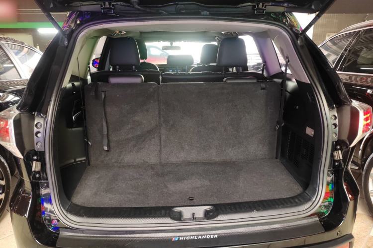 Used Toyota Highlander 2015 2.0T Four-Wheel Drive Luxury Edition 7-Seater Trunk