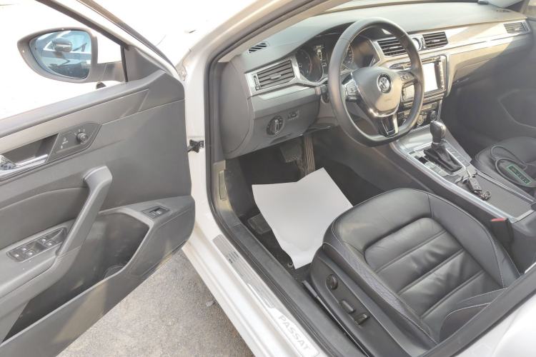 Used Volkswagen Passat 2016 330TSI DSG Luxury Edition