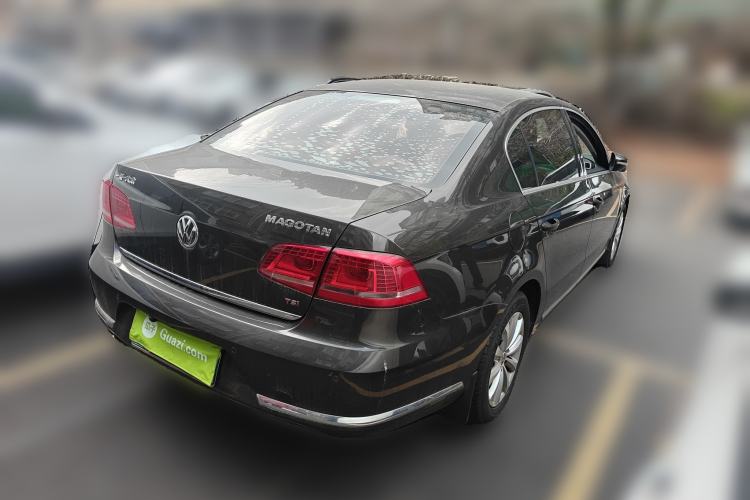 Used Volkswagen Magotan 2015 2.0 TSI Luxury Model

