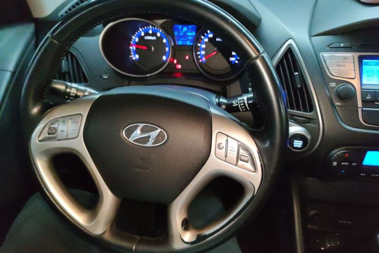 Used Hyundai ix35 2015 2.0L Automatic 2WD Smart Version China V Standard
