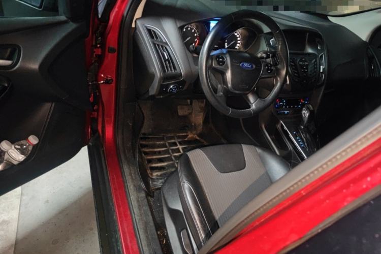 Used Ford Focus 2012 Sedan 1.6L Automatic Fashion Edition