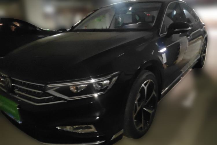 Used Volkswagen Magotan 2024 2 Million Units Zhongxiang Version 330TSI DSG Luxury Edition