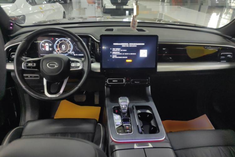 Used GAC Trumpchi GS8 2024 Linghang Series 2.0 TGDI Two-Wheel Drive Luxury Smart Connectivity Version Center Console