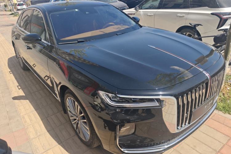 Used Hongqi H9 2022 2.0T Smart Connect Flagship Edition Front Right 45 Deg