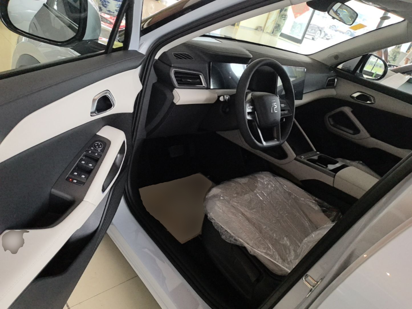 BYD Yuan UP 2025 Model 301KM Leading Version — снимка 18