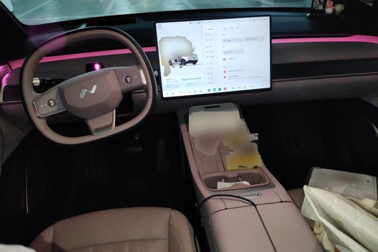 Used ONVO L60 2024 60 kWh Rear-Drive Version Center Console