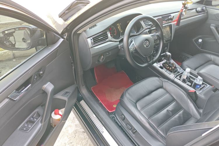 Used Volkswagen Passat 2017 330TSI DSG Luxury Edition Driver Seat