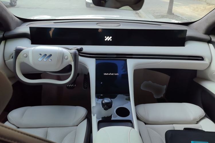 Used IM LS7 2023 100kWh Lux All-Wheel-Drive Version Center Console