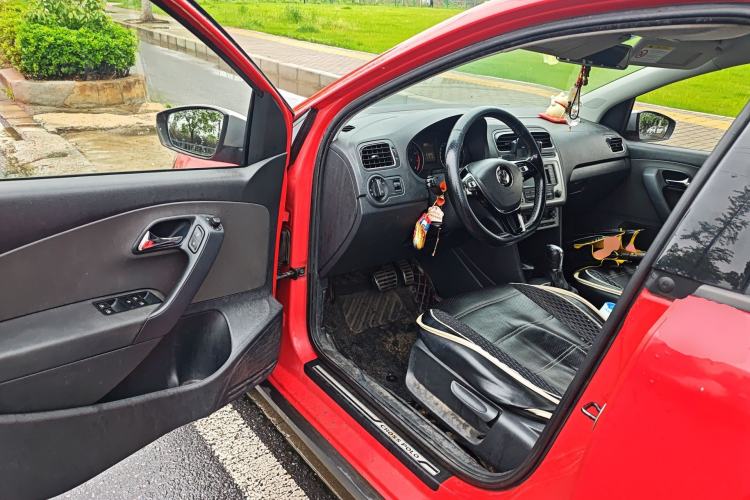 Used Volkswagen Polo 2014 1.6L Cross Polo Automatic Driver Seat