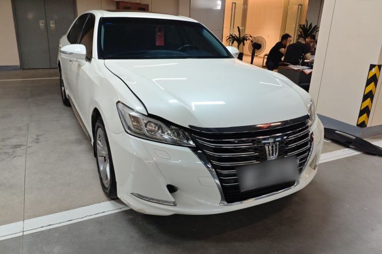 Used Toyota Crown 2015 2.0T Fashion Edition
