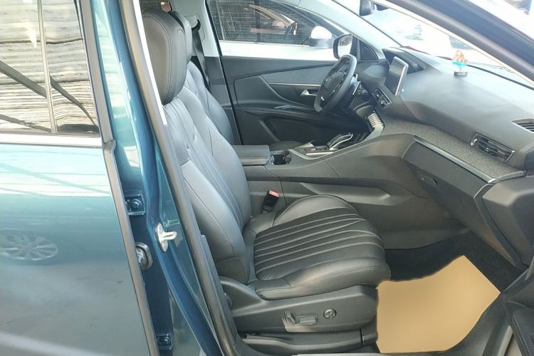 Used Peugeot 5008 2017 380THP 7-Seater Luxury Edition
