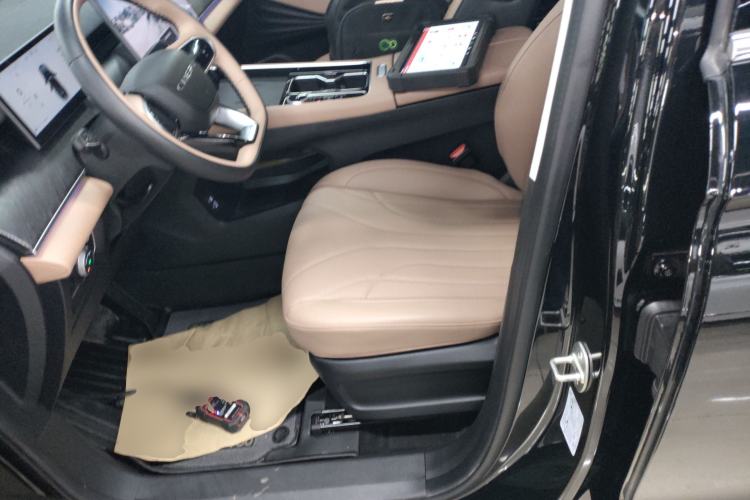 Used Chery Tiggo 8 L 2025 Model 2.0T Two-Wheel Drive Changhong Edition—5 Seaters