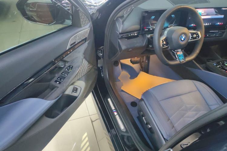 Used BMW i5 2024 eDrive 35L M Sport Package Driver Seat