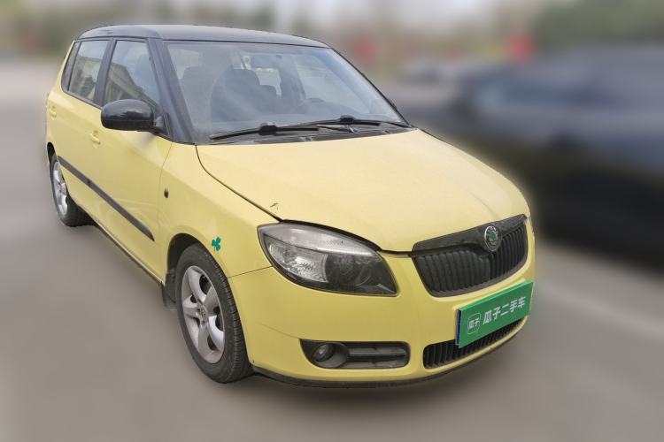 Used Skoda Fabia 2011 1.6L Automatic Cool Black Edition
