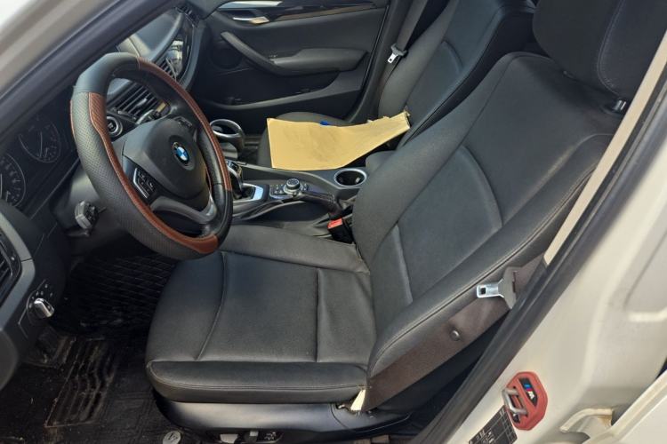 Used BMW X1 2015 sDrive18i Leading Edition
