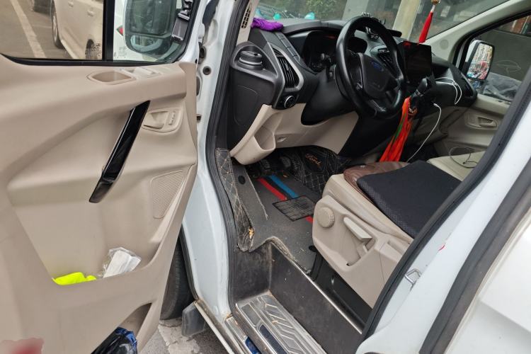 Used Ford Transit 2019 2.0T Diesel Commercial & Travel Short Wheelbase Low-Roof 9-Seater China VI Driver Seat