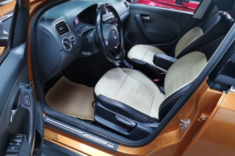 Used Volkswagen Polo 2014 1.6L Cross Polo Automatic Driver Seat