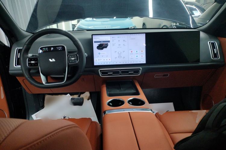 Used Li Auto L8 2025 Max Smart Refresh Edition Interior 2
