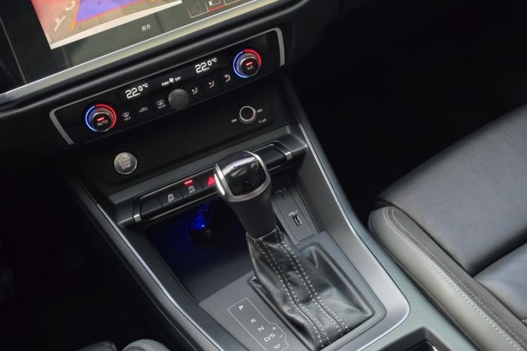 Used Audi Q3 Sportback 2020 40 TFSI Fashion Model Gear Lever