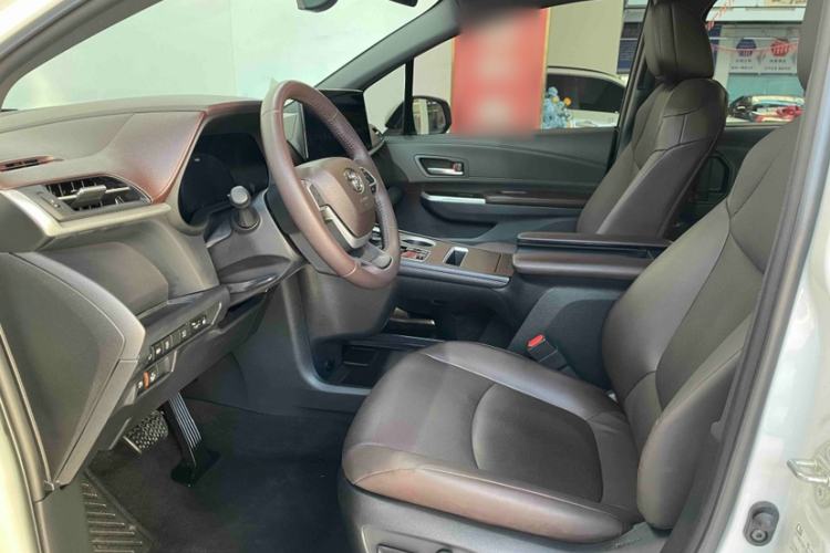 Used Toyota Granvia 2024 2.5L Hybrid Prestige PLUS Four-Wheel Drive Version Left Front Seat