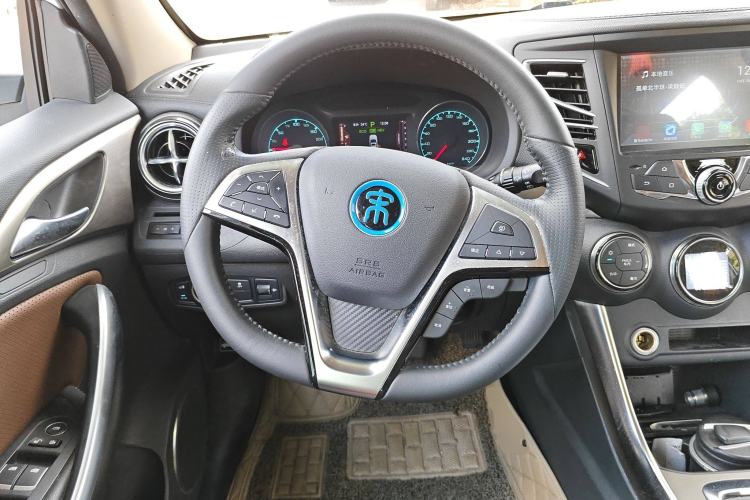 Used BYD Song New Energy 2017 Song DM 1.5TID All-Wheel Drive Luxury Model Steering Wheel