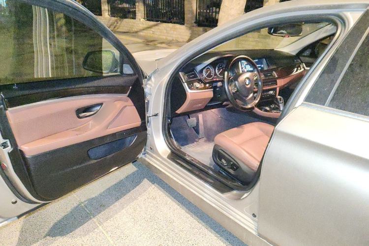 Used BMW 5 Series 2014 528Li xDrive Premium Edition Driver Seat