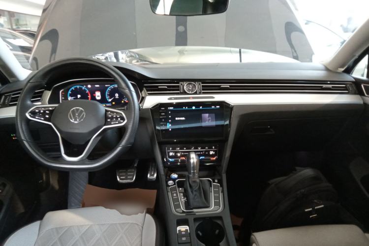 Used Volkswagen Magotan 2023 2 Million Units Commemorative Edition 330TSI DSG Luxury Version