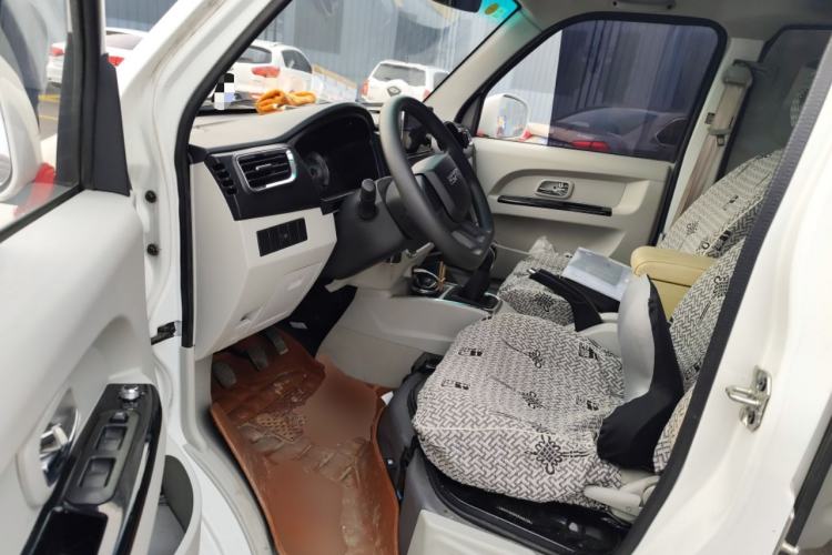 Used Jinbei New Hiace X30L 2024 Wealth Edition Van 2/5 Seats Front-Mounted Air Conditioning Driver Seat