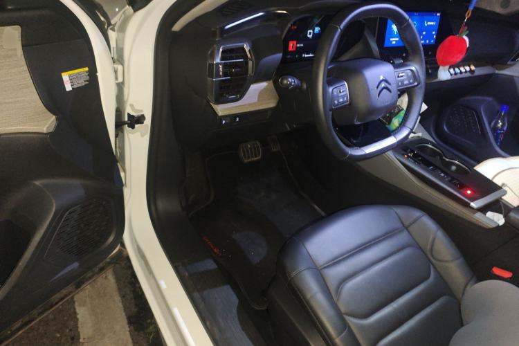 Used Citroen C5 X 2023 1.6T Enjoy the Extraordinary Driver Seat