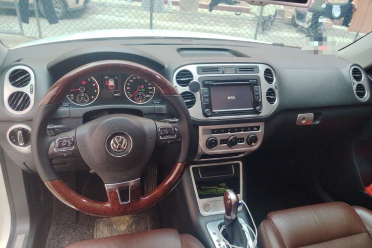 Used Volkswagen Tiguan 2016 300TSI Automatic Two-Wheel Drive Luxury Edition Center Console