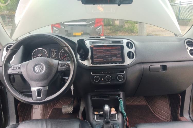 Used Volkswagen Tiguan 2017 300TSI Automatic Two-Wheel Drive Silk Road Luxury Edition Center Console