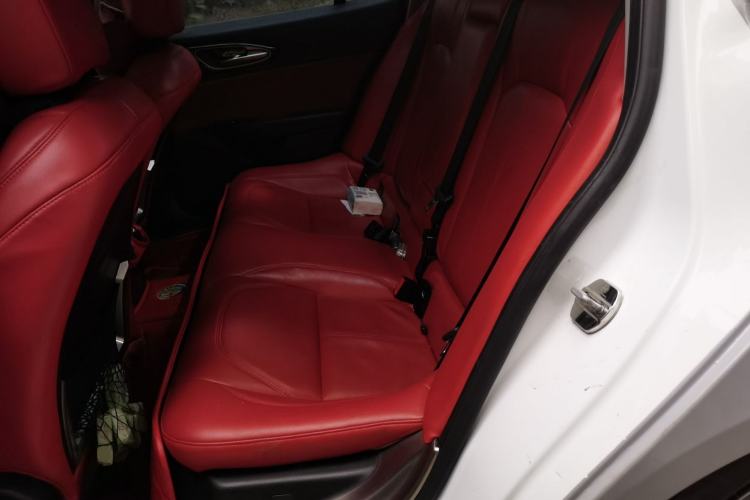 Used Alfa Romeo Giulia 2017 2.0T 200HP Luxury Edition Left Rear Seat