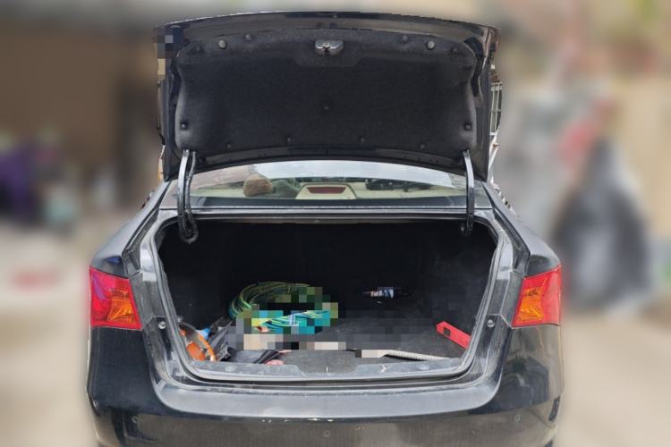 Used Roewe 350 2014 1.5L Automatic Xunyue Version Trunk