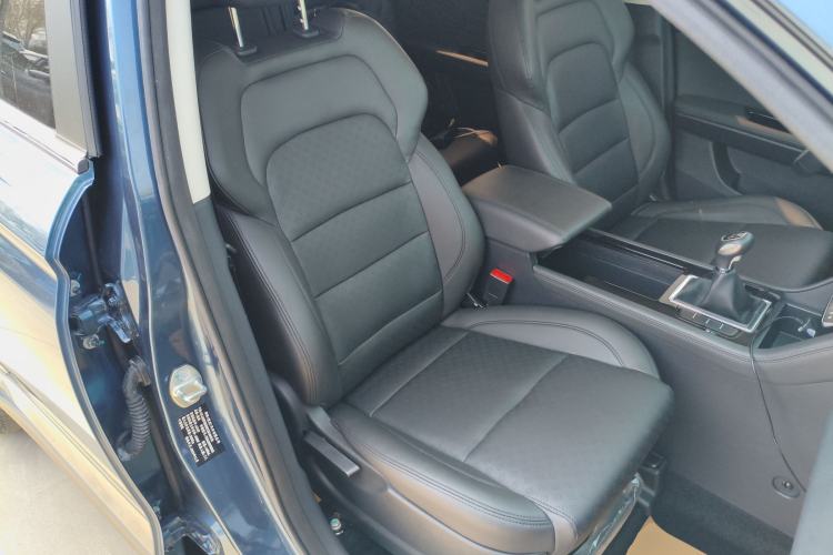 Used Sinotruk VGV U70 2020 1.5T Manual Elite Edition 7-Seater Right Front Seat