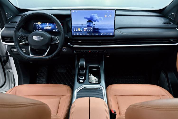 Used Geely Auto Haoyue L 2024 2.0T DCT Flagship Version Interior 1