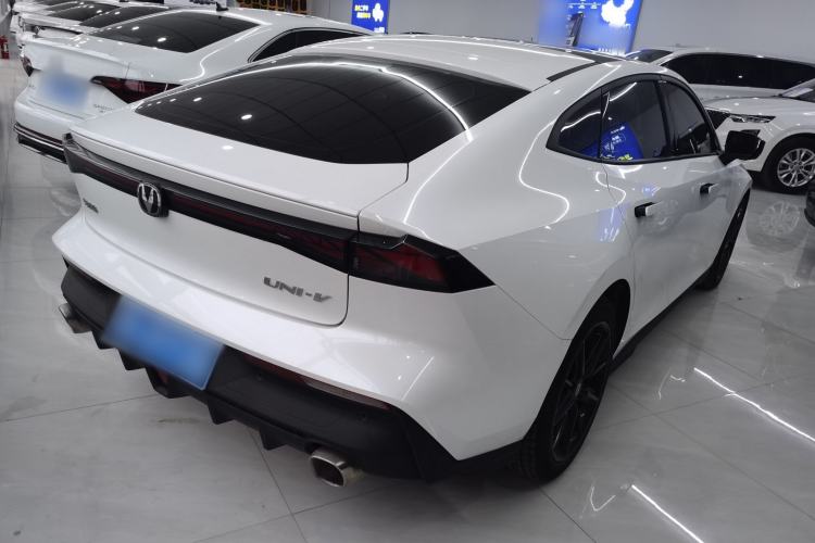 Used Changan UNI-V 2023 1.5T Prestige Model
