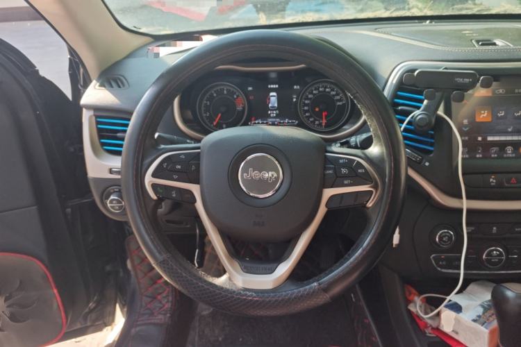 Used Jeep Cherokee 2016 2.0L Superior Edition