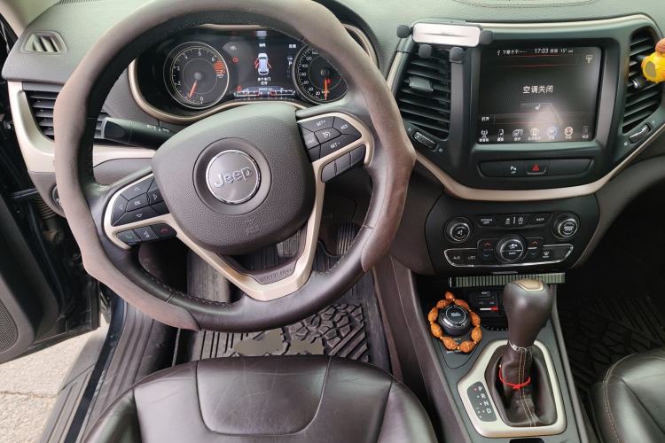 Used Jeep Cherokee 2016 2.4L Professional Smart Version