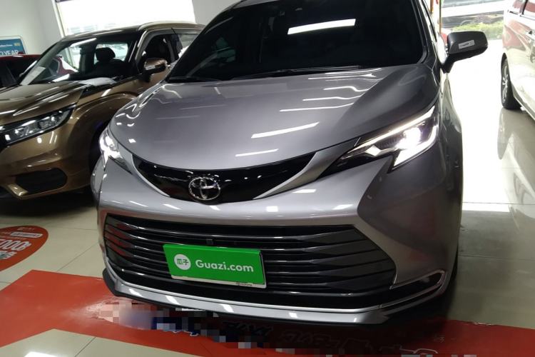 Used Toyota SIENNA 2024 2.5L Hybrid Four-Wheel Drive Prestige Edition