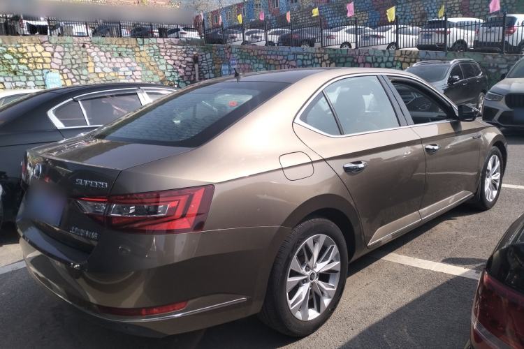 Used Skoda Superb 2016 TSI330 DSG Innovation Edition Rear Right 45 Deg