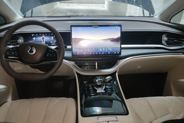 Used Denza D9 2024 DM-i 980 Four-Wheel Drive Prestige Model
