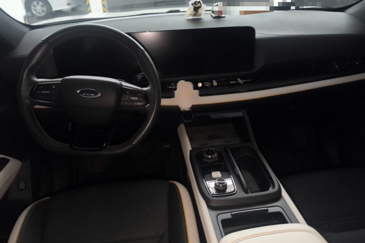 Used Ford Equator Sport 2023 Edge EcoBoost 170 Light & Shadow Center Console