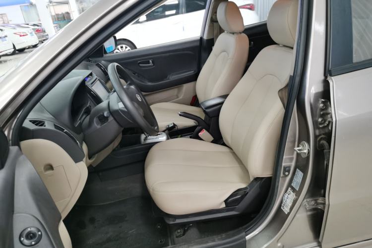 Used Hyundai Celesta 2015 1.6L Automatic Comfort Model