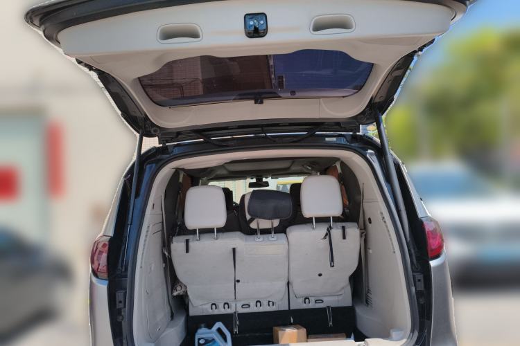 Used Chrysler Grand Voyager PHEV 2018 3.6L Plug-in Hybrid Trunk