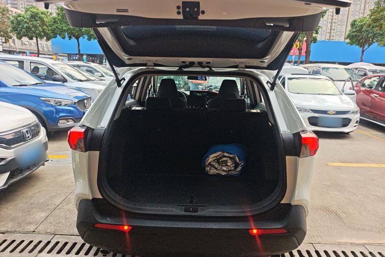 Used Toyota RAV4 2024 2.0L CVT Two-Wheel Drive Urban Edition